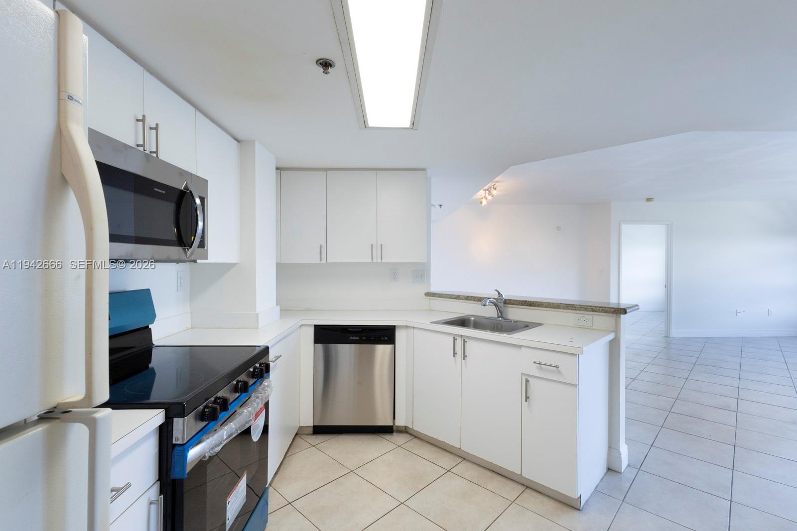 2351 Douglas Road, Unit 701 Miami, FL 33145 - Photo 11 of 21