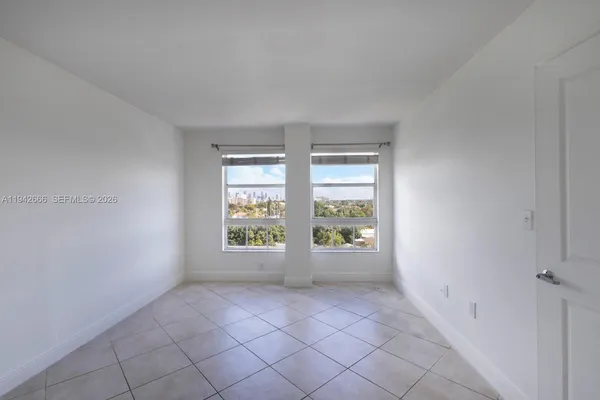 $2,950 | 2351 Douglas Road, Unit 701, Miami, FL 33145