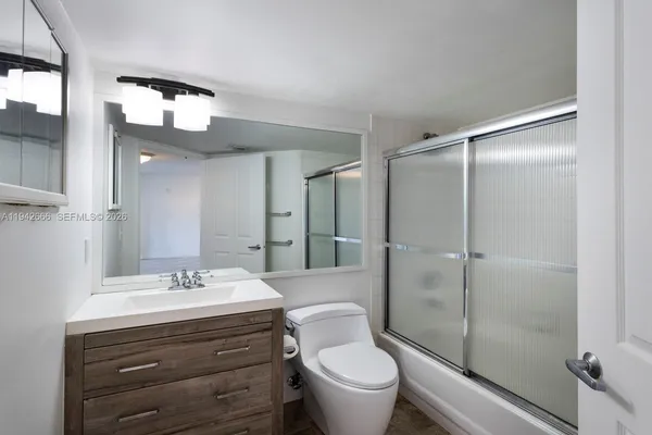 $2,950 | 2351 Douglas Road, Unit 701, Miami, FL 33145