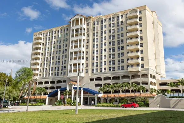 $2,950 | 2351 Douglas Road, Unit 701, Miami, FL 33145