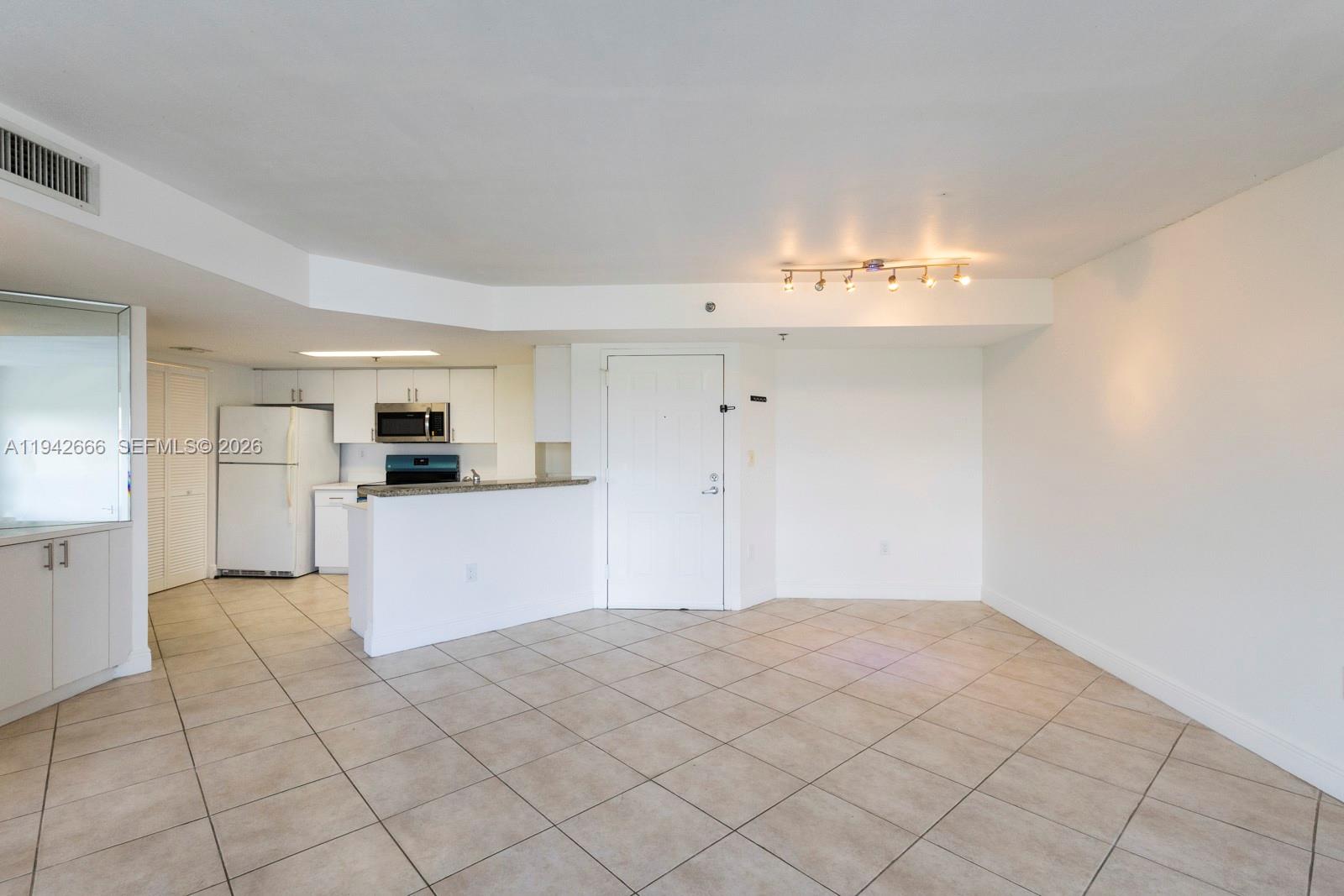 2351 Douglas Road, Unit 701 Miami, FL 33145 - Photo 6 of 21