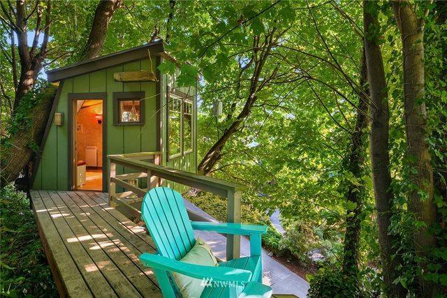 $1,800,000 | 6562 Beach Drive Southwest, Seattle, WA 98136