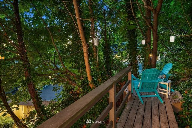 $1,800,000 | 6562 Beach Drive Southwest, Seattle, WA 98136