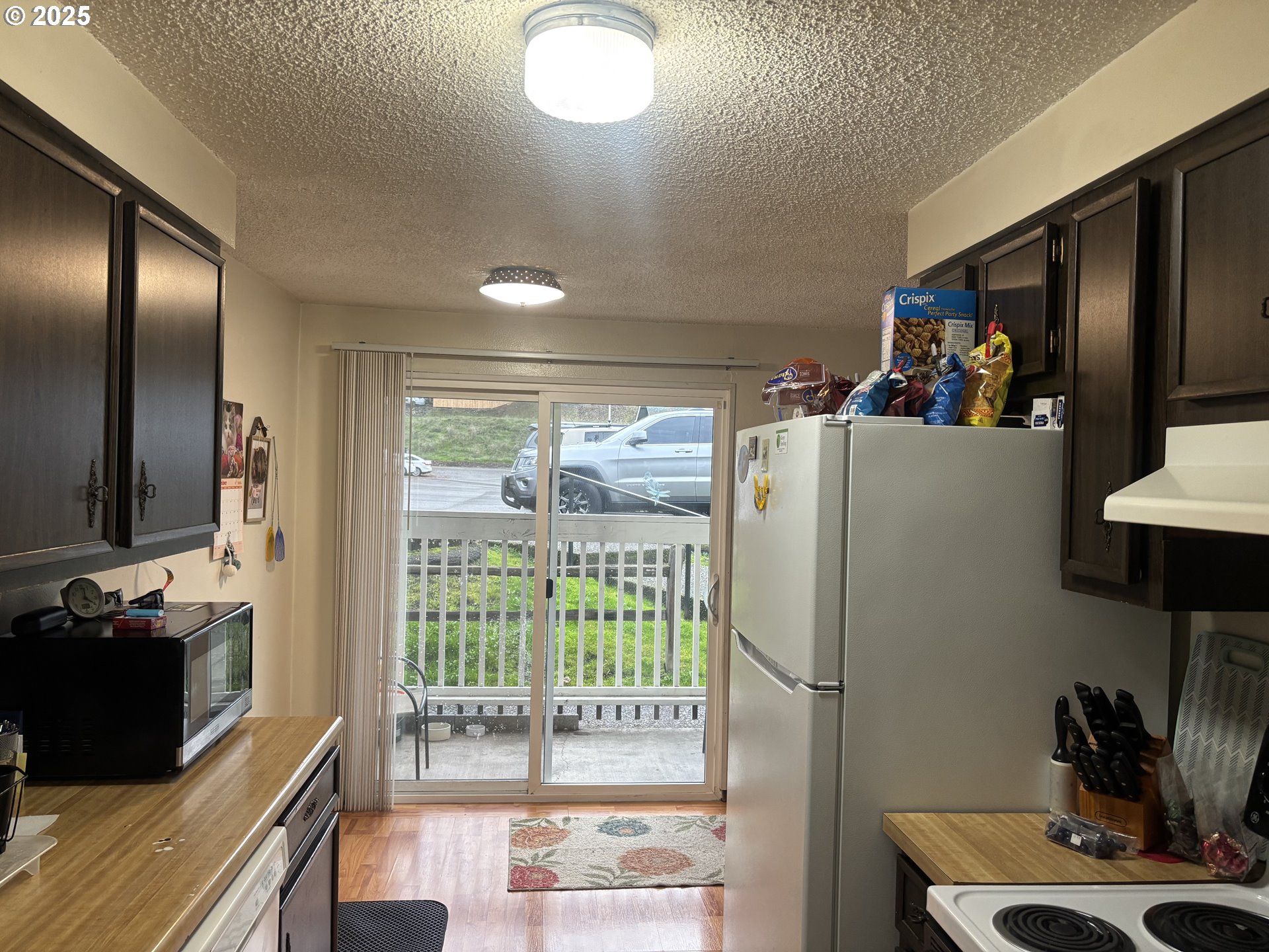 885 Northeast Sunset Street Roseburg, OR 97470 - Photo 3 of 15