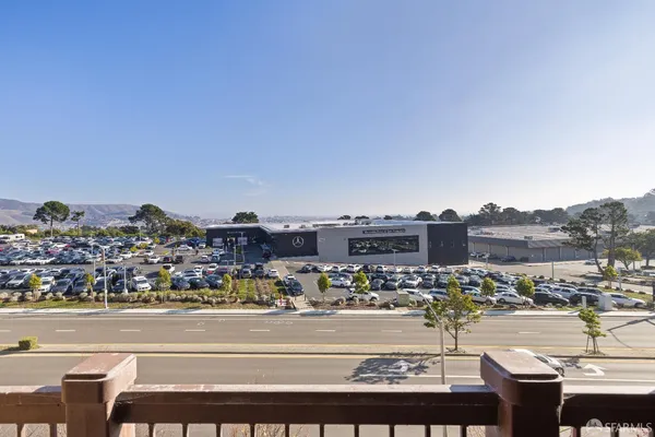 $3,900 | 2210 Gellert Boulevard, Unit 5202, South San Francisco, CA 94080