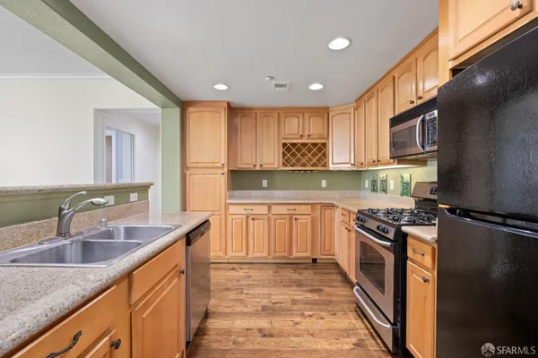 $3,900 | 2210 Gellert Boulevard, Unit 5202, South San Francisco, CA 94080