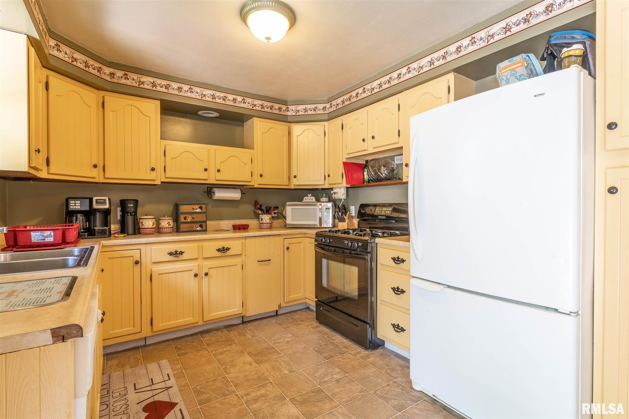414 Dundee Road East Peoria, IL 61611 - Photo 6 of 23 Gallery Image 6
