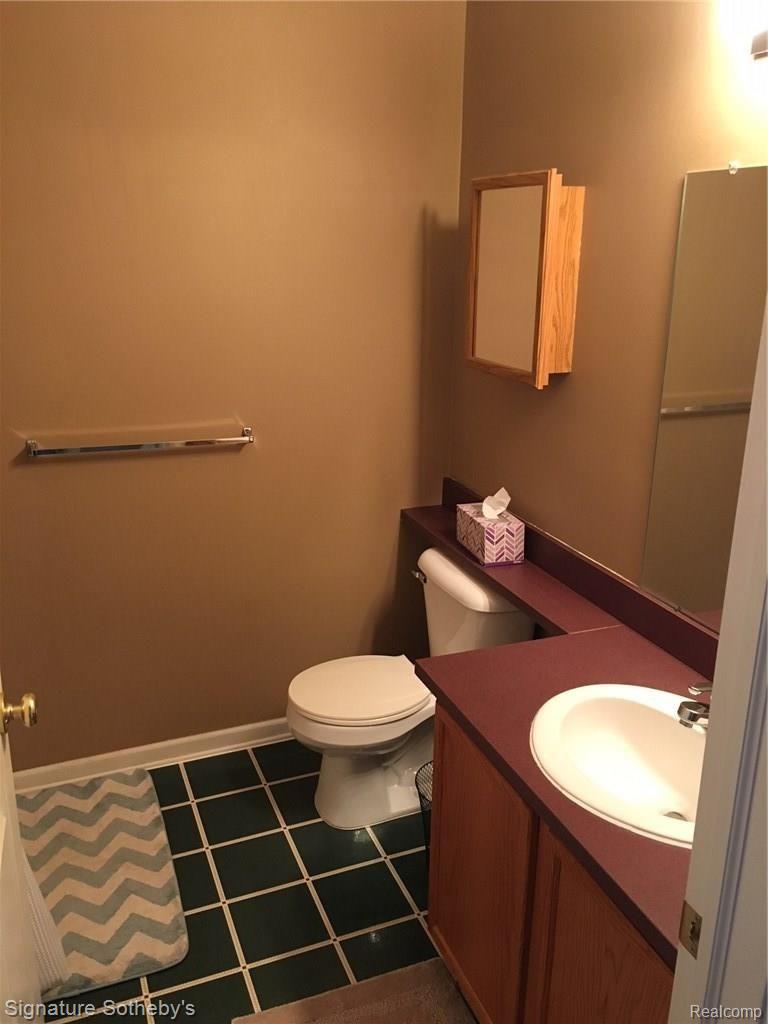 4330 Schaefer Road Dearborn, MI 48126 - Photo 13 of 18 16.JPG