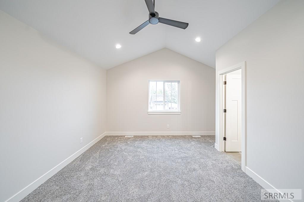 2078 47th Street Ammon, ID 83401 - Photo 15 of 28