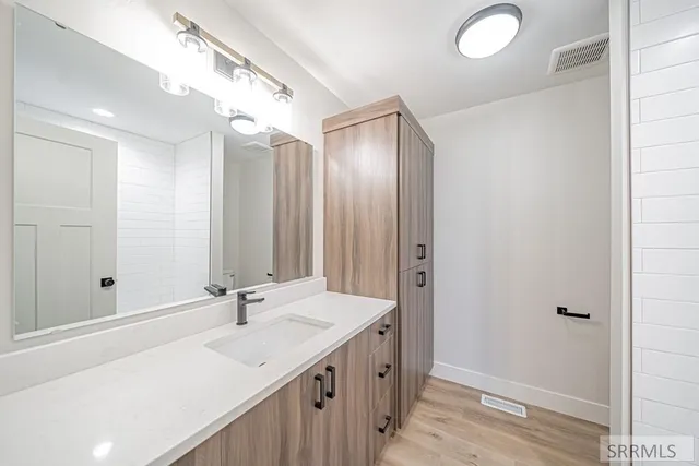 $2,350 | 2078 47th Street, Ammon, ID 83401