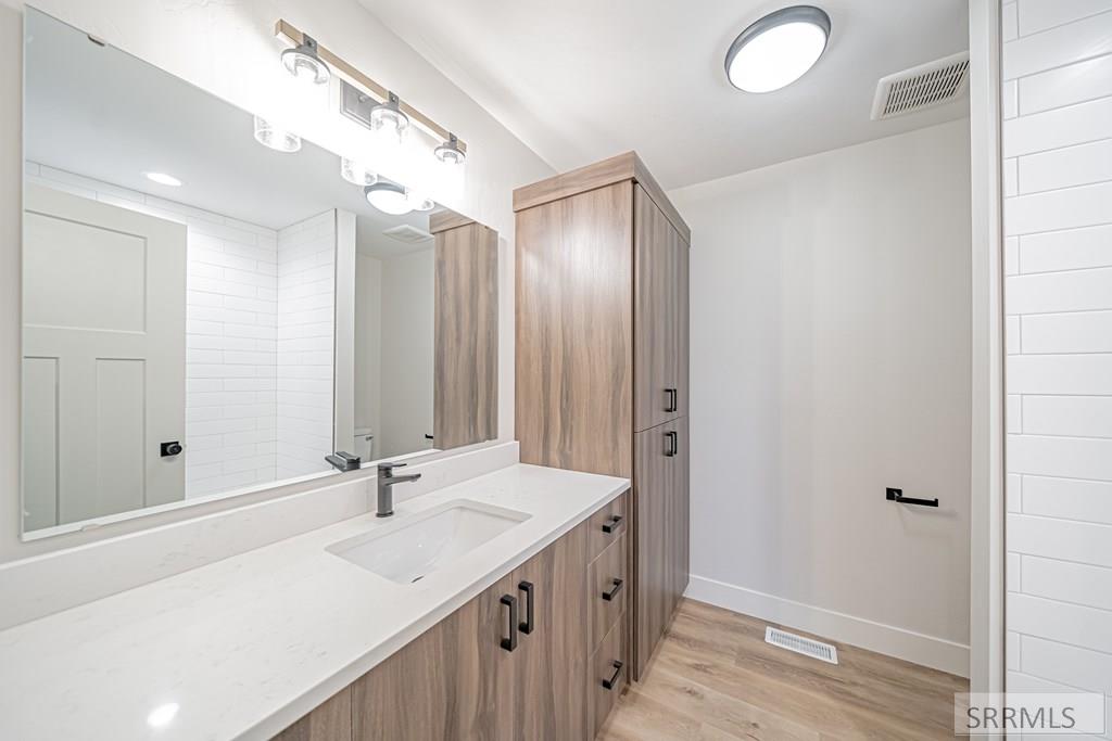 2078 47th Street Ammon, ID 83401 - Photo 24 of 28