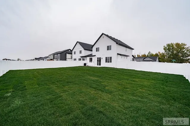 $2,350 | 2078 47th Street, Ammon, ID 83401