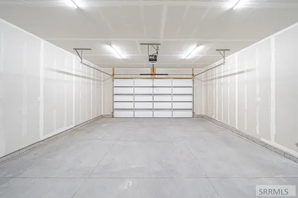 $2,350 | 2078 47th Street, Ammon, ID 83401