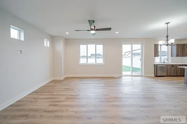 $2,350 | 2078 47th Street, Ammon, ID 83401