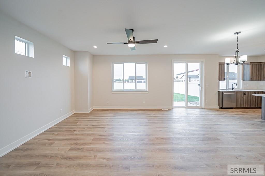 2078 47th Street Ammon, ID 83401 - Photo 4 of 28