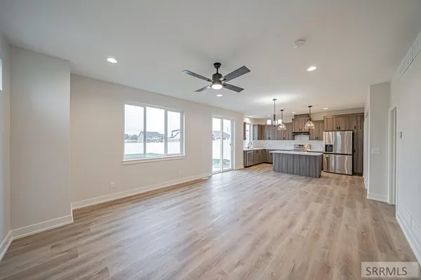 $2,350 | 2078 47th Street, Ammon, ID 83401