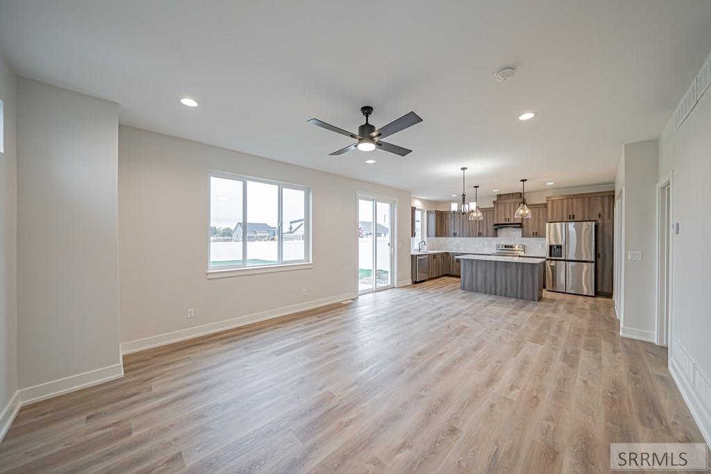 2078 47th Street Ammon, ID 83401 - Photo 5 of 28