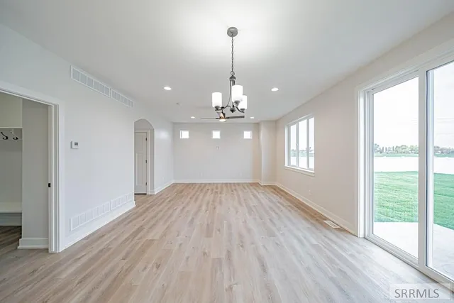 $2,350 | 2078 47th Street, Ammon, ID 83401