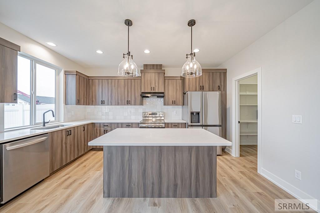 2078 47th Street Ammon, ID 83401 - Photo 8 of 28