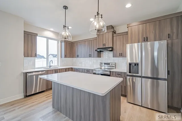 $2,350 | 2078 47th Street, Ammon, ID 83401