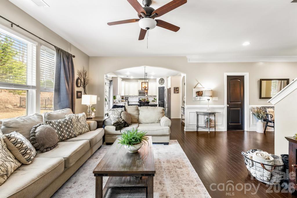 1007 Hamil Ridge Drive Waxhaw, NC 28173 - Photo 21 of 44 a living room with furniture