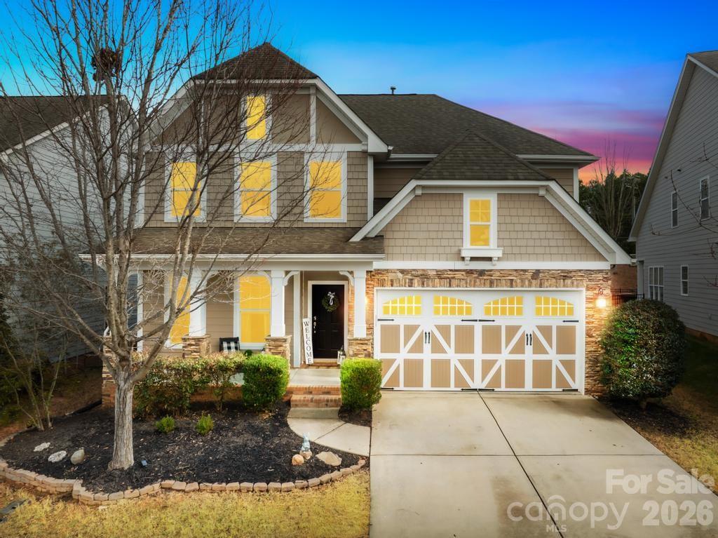 1007 Hamil Ridge Drive Waxhaw, NC 28173 - Photo 3 of 44 a front view of a house