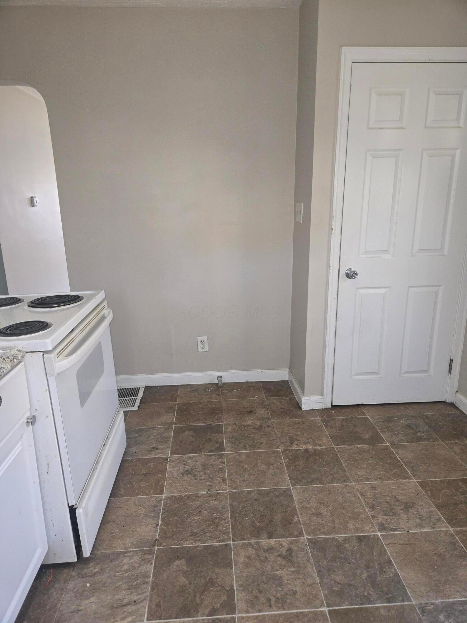 2152 Gerbert Road Columbus, OH 43211 - Photo 7 of 20