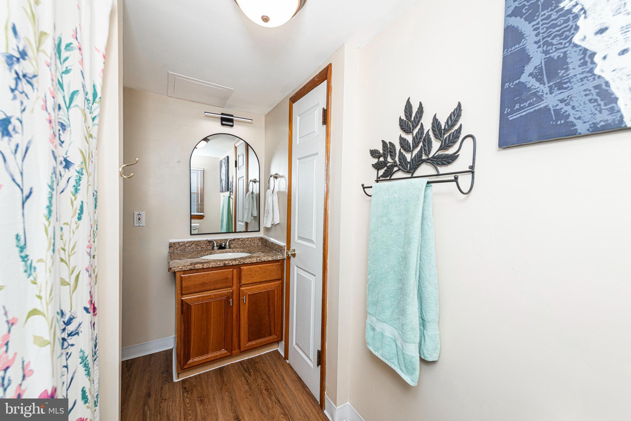 2015 Dutton Mill Road Aston, PA 19014 - Photo 17 of 33 2nd floor full bathroom