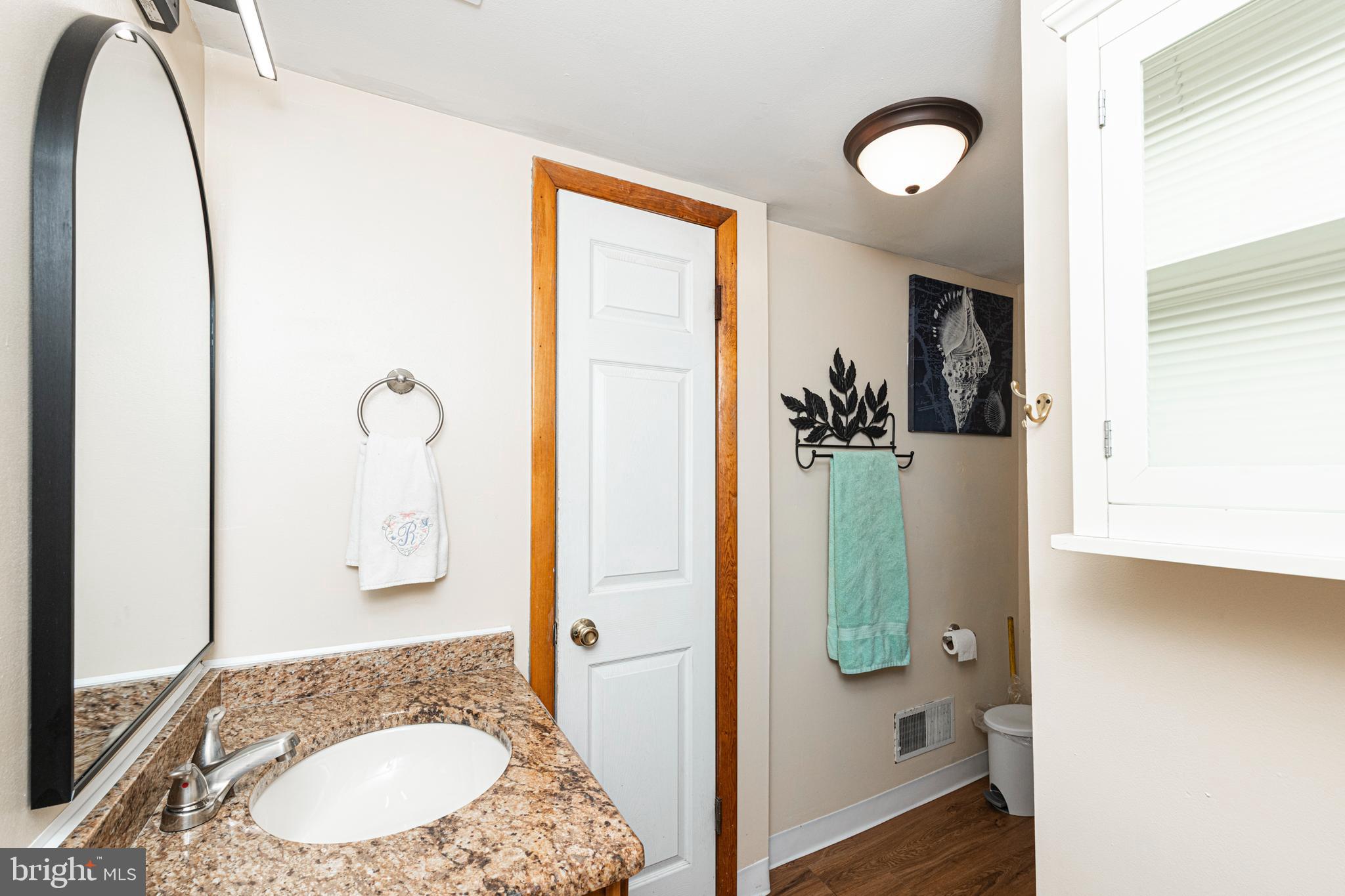 2015 Dutton Mill Road Aston, PA 19014 - Photo 18 of 33