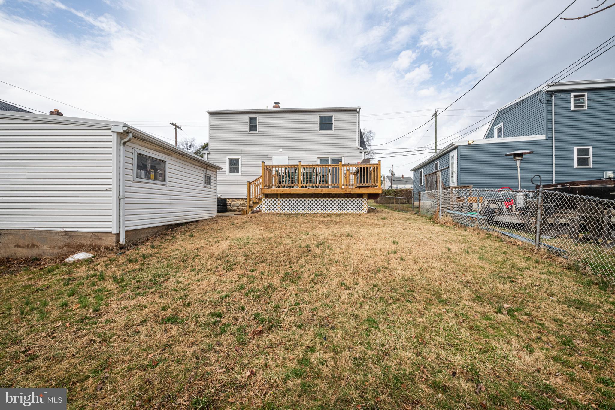 2015 Dutton Mill Road Aston, PA 19014 - Photo 33 of 33 Great yard!