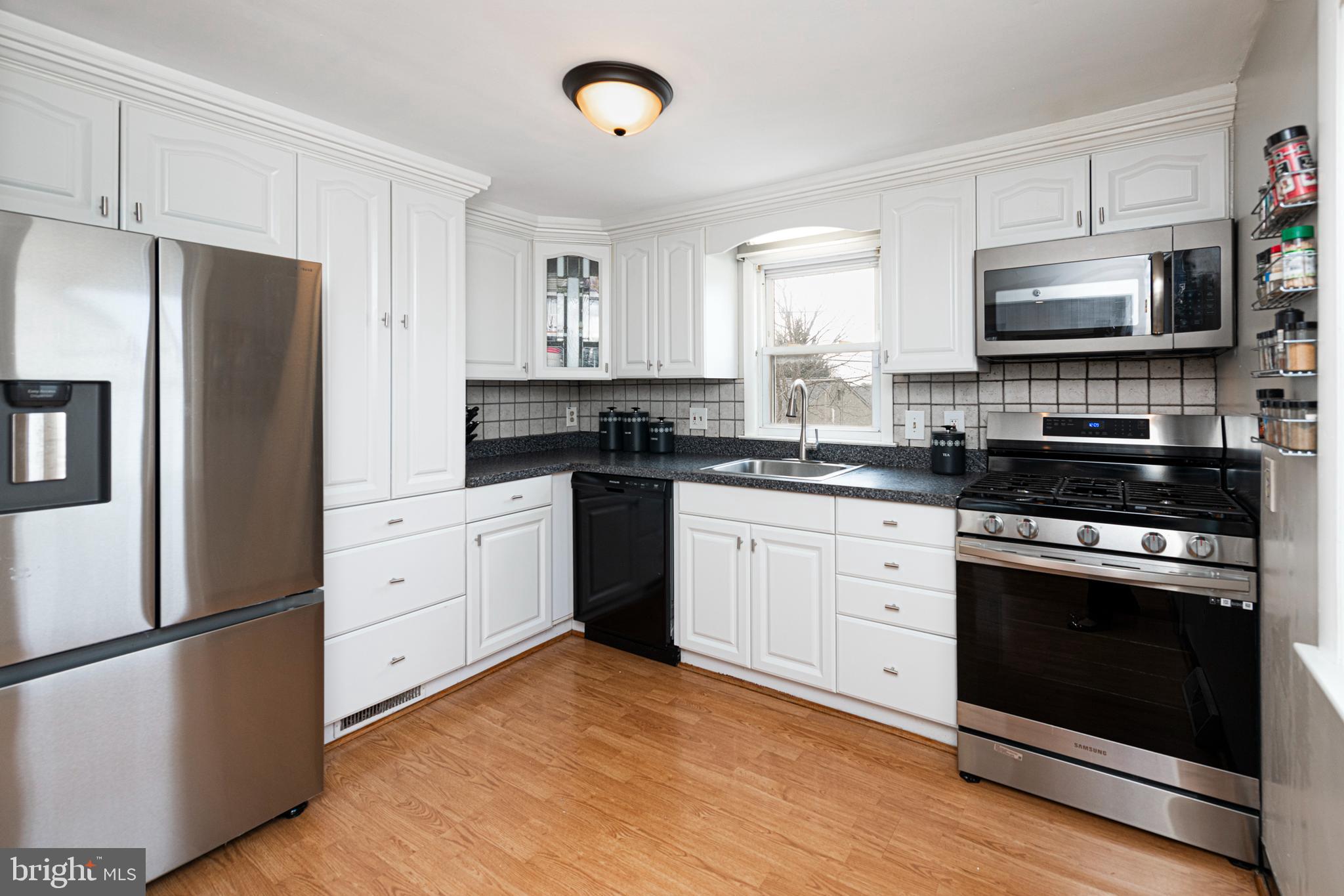 2015 Dutton Mill Road Aston, PA 19014 - Photo 6 of 33