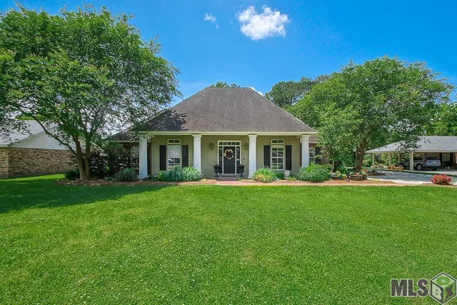 $375,000 | 331 Pecan Avenue, New Roads, LA 70760