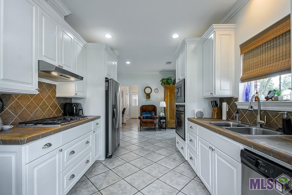331 Pecan Avenue New Roads, LA 70760 - Photo 6 of 26 Kitchen