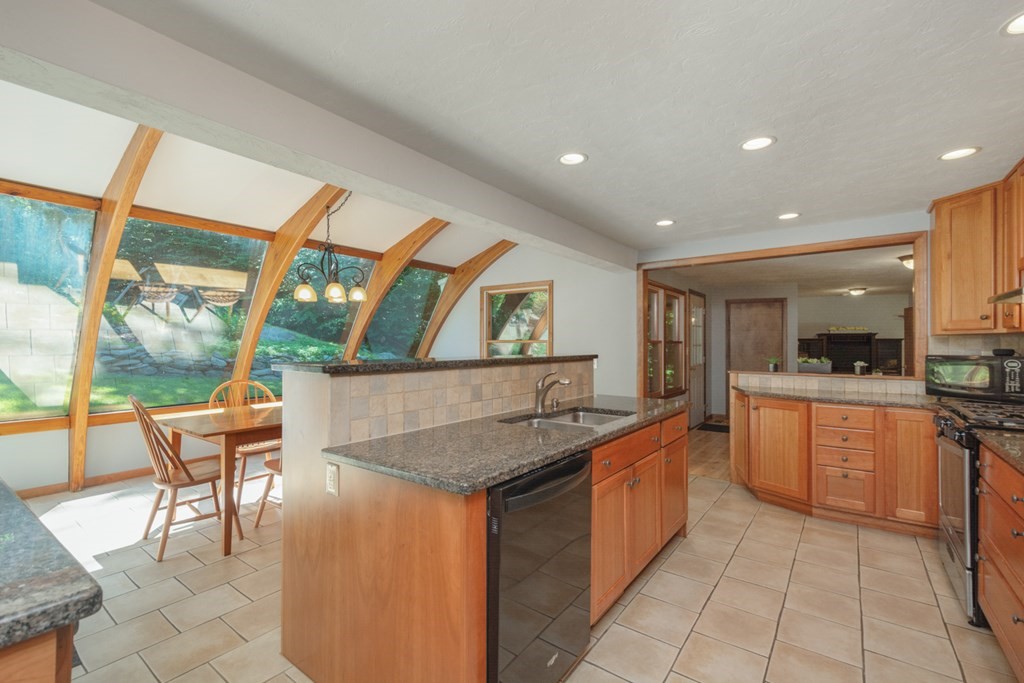 400 Long Hill Road Bolton, MA 01740 - Photo 12 of 29