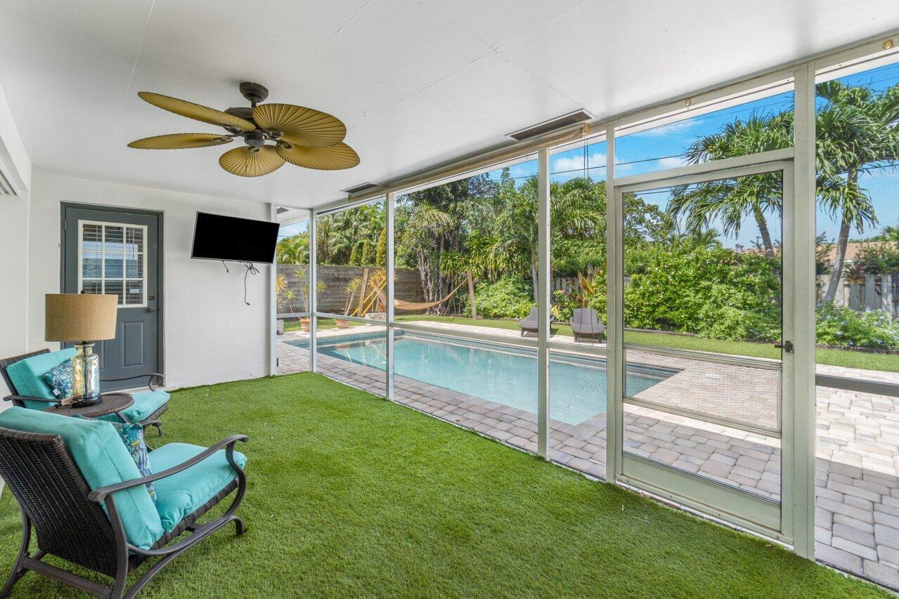 2845 Southwest 4th Street Boynton Beach, FL 33435 - Photo 12 of 17 020-2845Southwest4thStreet-BoyntonBeach-