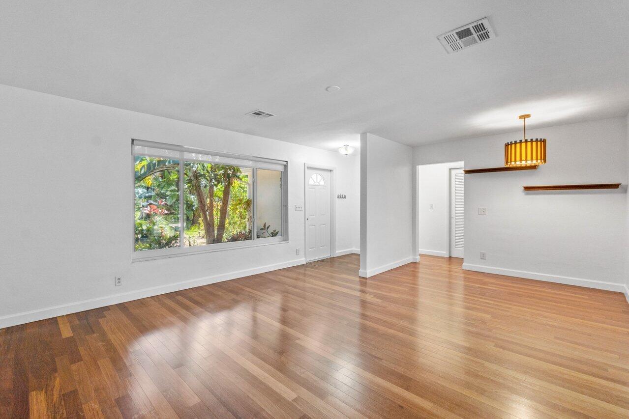 2845 Southwest 4th Street Boynton Beach, FL 33435 - Photo 3 of 17 005-2845Southwest4thStreet-BoyntonBeach-