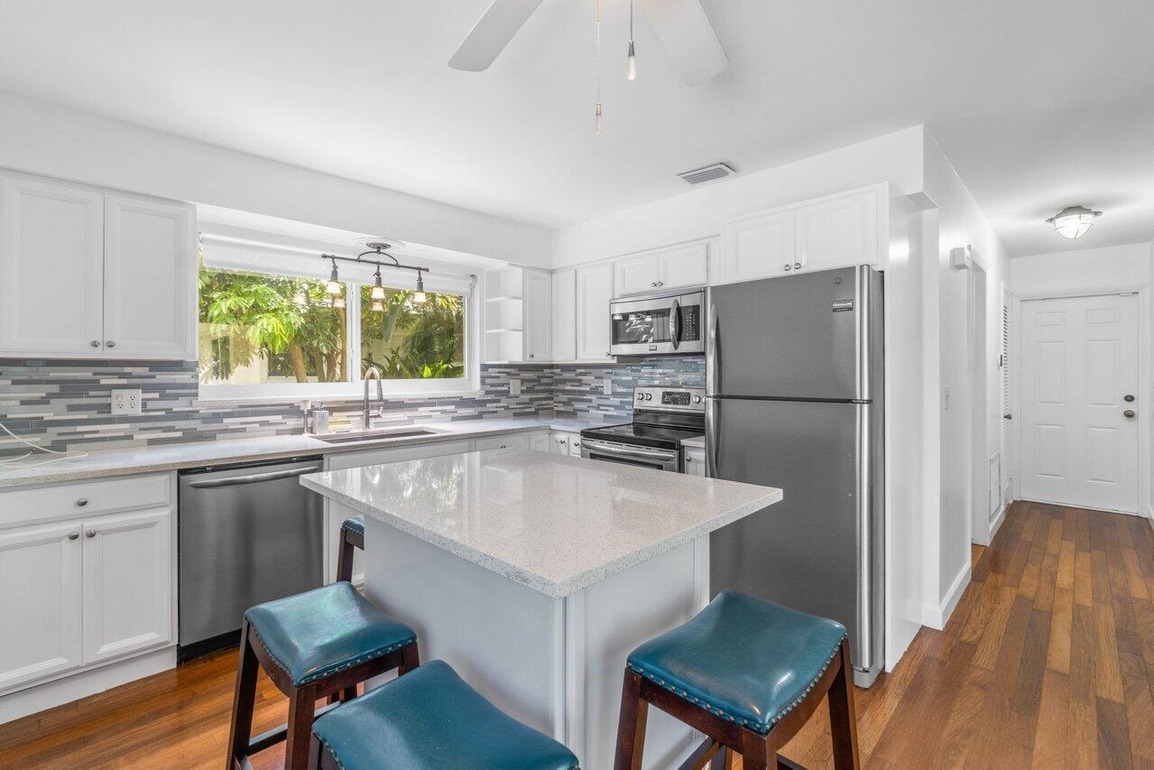2845 Southwest 4th Street Boynton Beach, FL 33435 - Photo 5 of 17 009-2845Southwest4thStreet-BoyntonBeach-