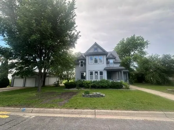 $166,250 | 207 South Lake Street, Belview, MN 56214