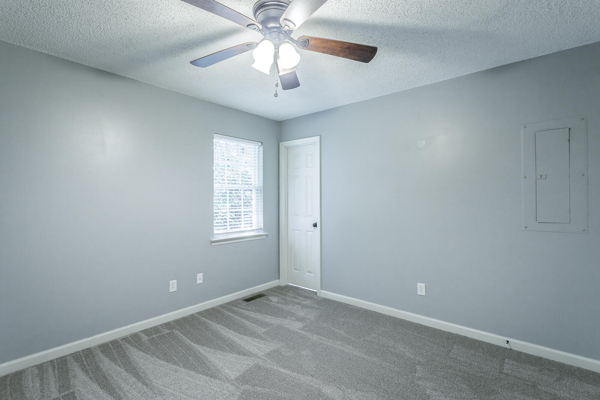 6656 Sandswitch Road Hixson, TN 37343 - Photo 17 of 35 Master Bedroom