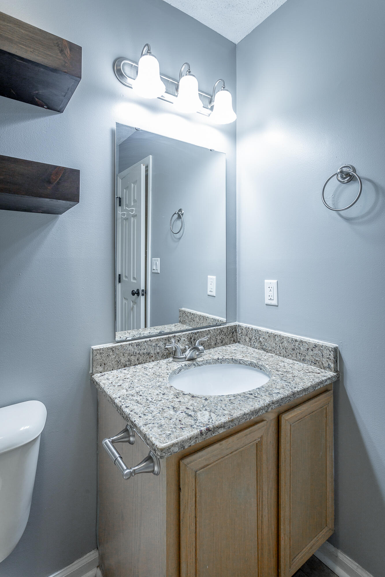 6656 Sandswitch Road Hixson, TN 37343 - Photo 20 of 35 Master Bathroom