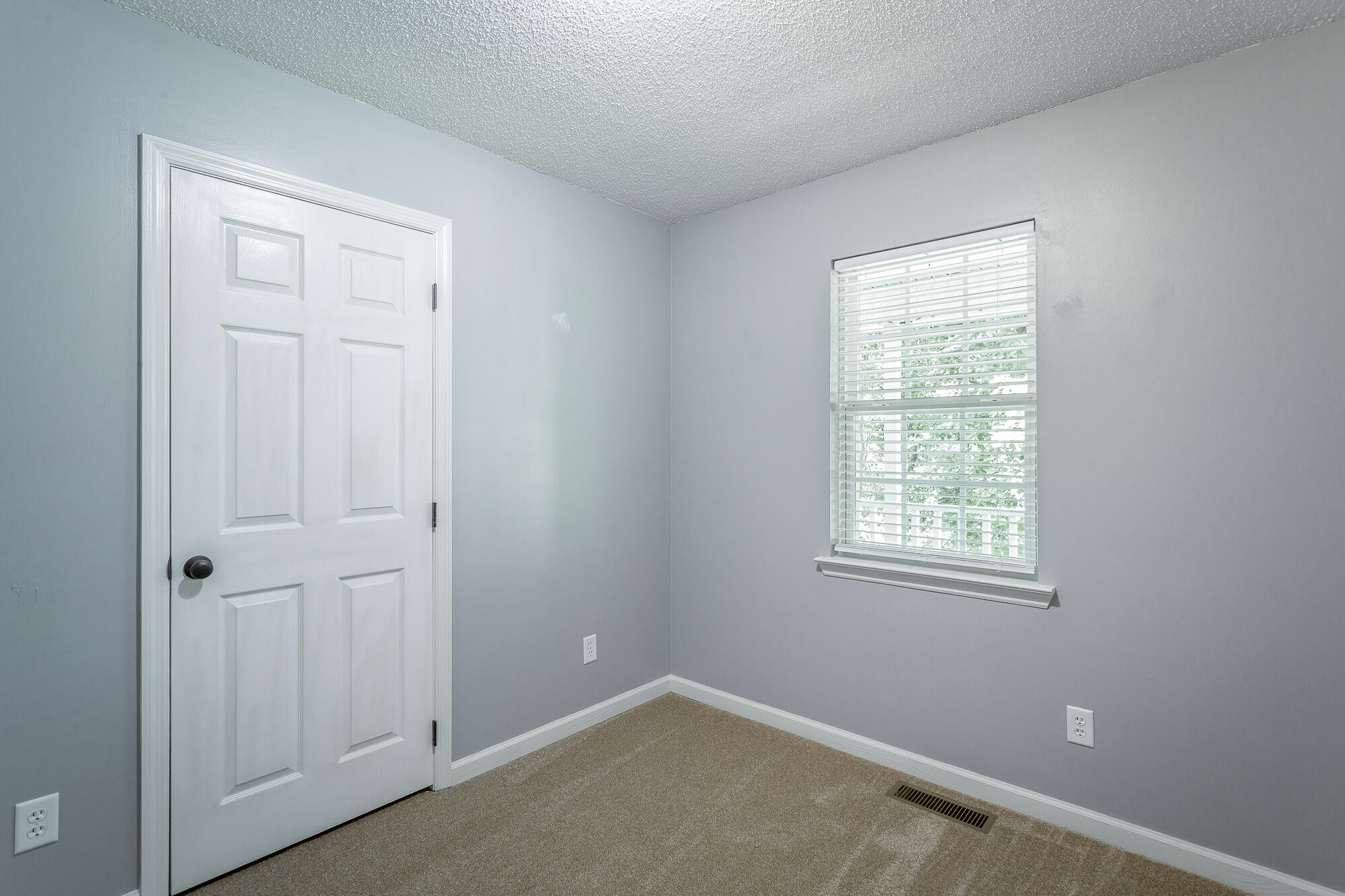 6656 Sandswitch Road Hixson, TN 37343 - Photo 21 of 35 Bedroom 1
