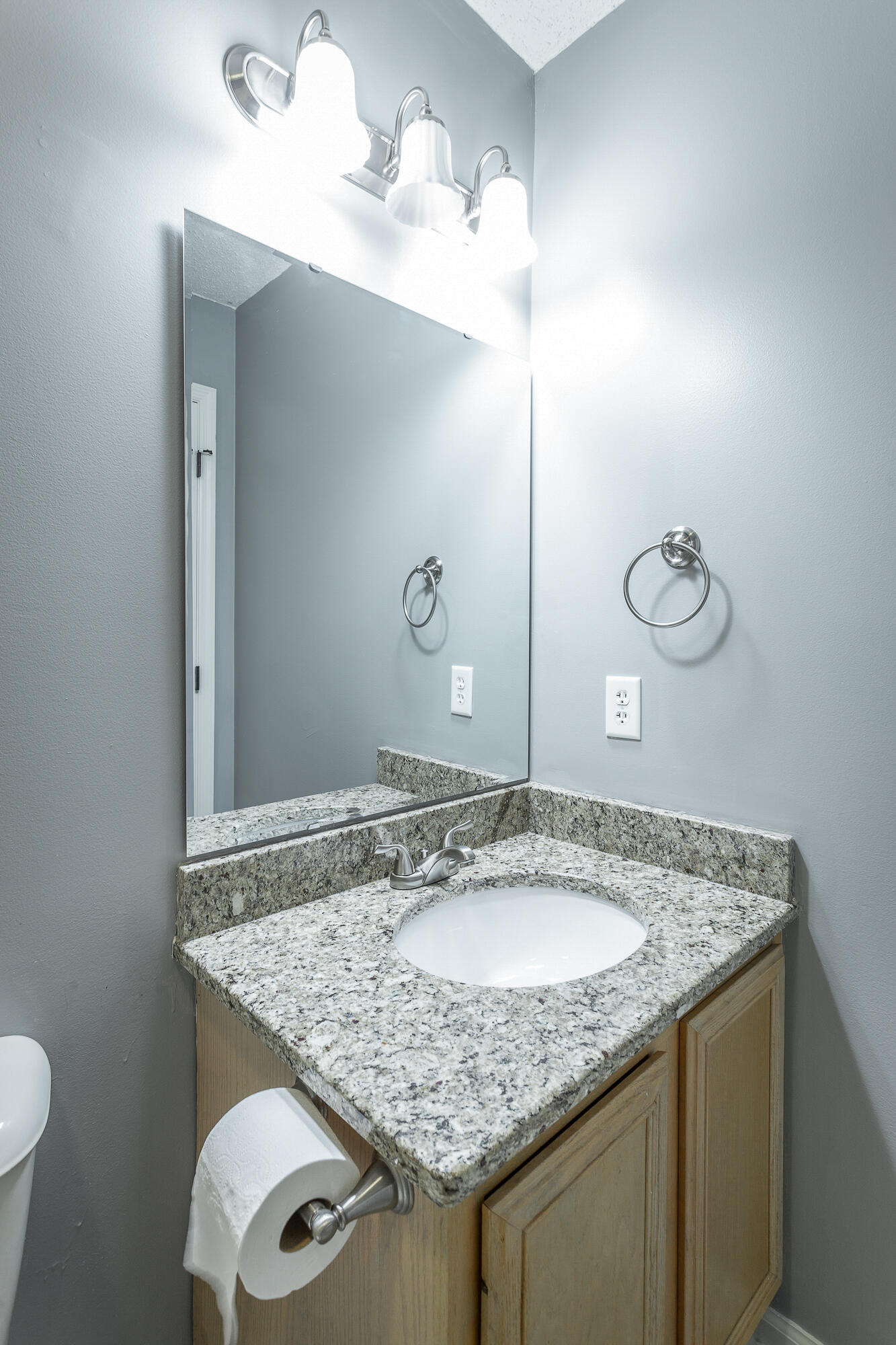 6656 Sandswitch Road Hixson, TN 37343 - Photo 23 of 35 Full Bathroom