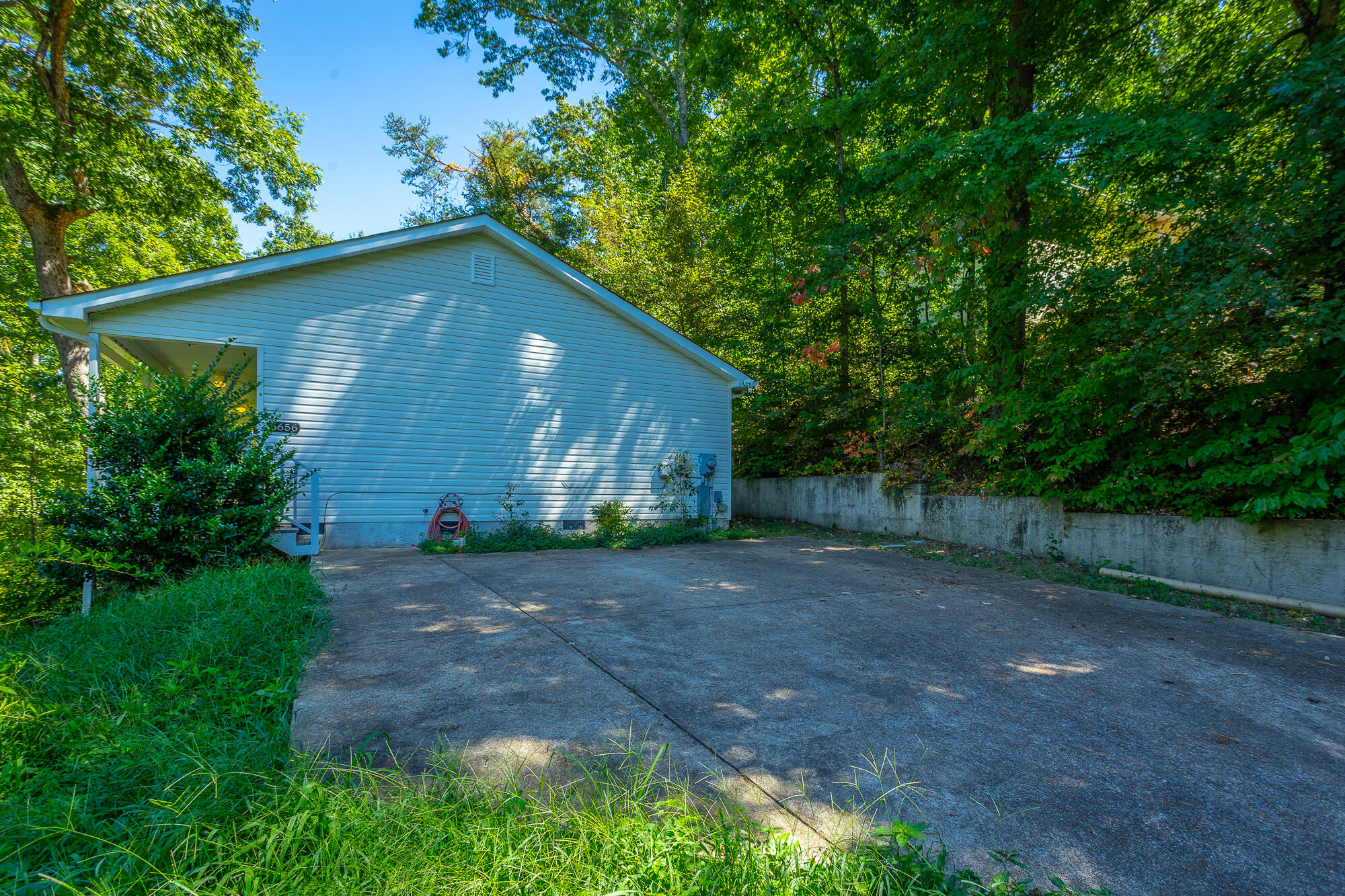 6656 Sandswitch Road Hixson, TN 37343 - Photo 35 of 35 Bushes will be trimmed back