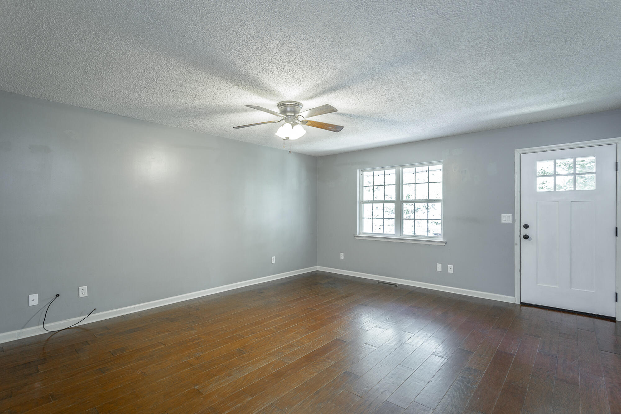 6656 Sandswitch Road Hixson, TN 37343 - Photo 6 of 35 Hardwood Floors