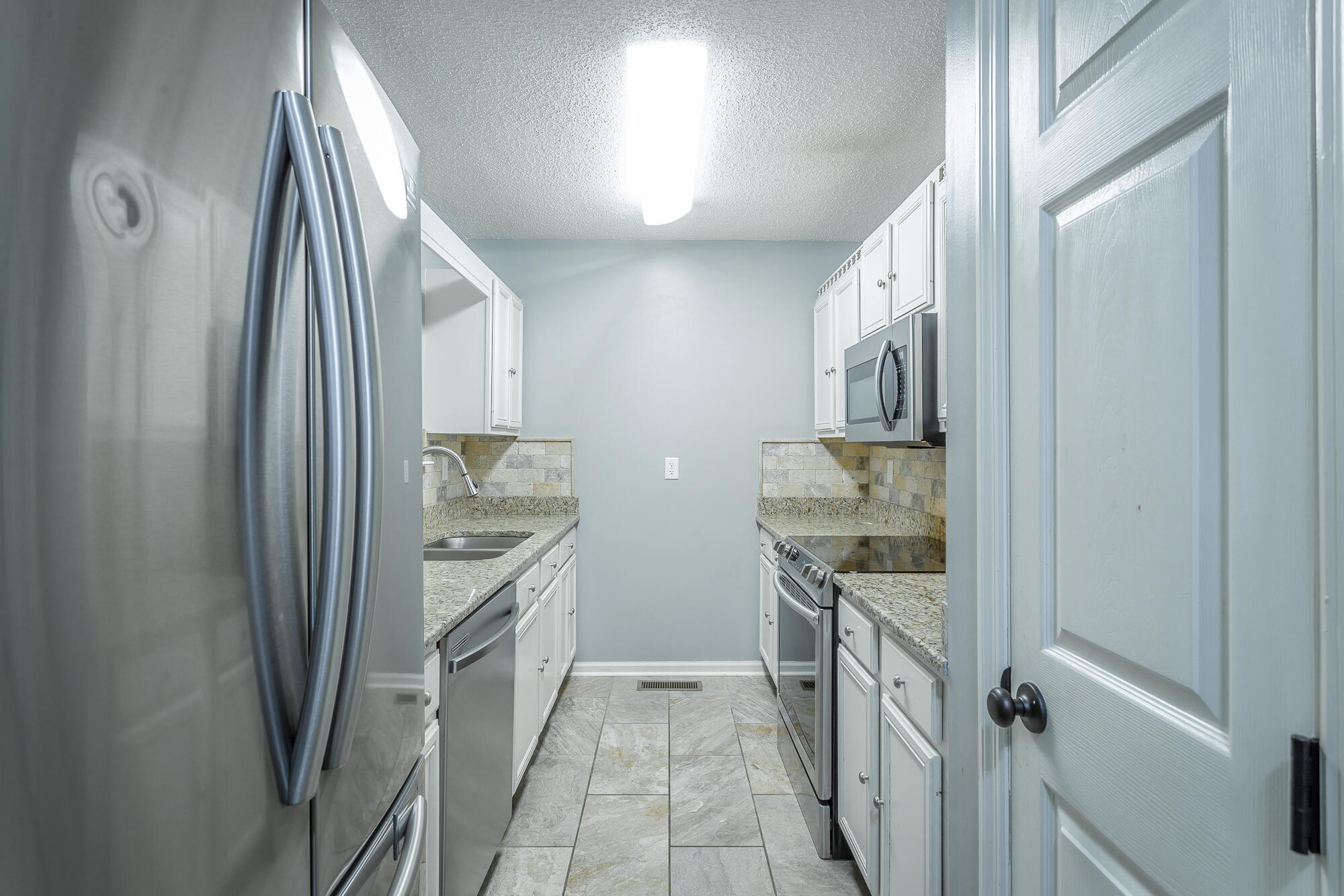 6656 Sandswitch Road Hixson, TN 37343 - Photo 10 of 35 Stainless Appliances Convey
