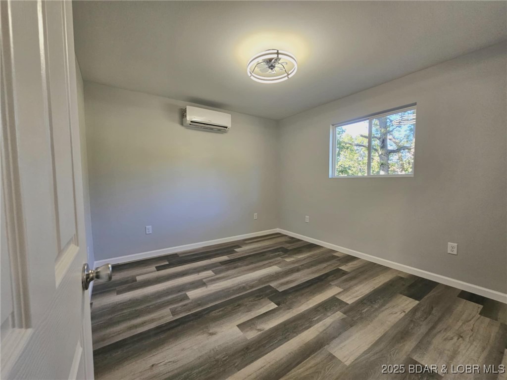 4861 University Lane Osage Beach, MO 65065 - Photo 14 of 31 Bedroom 2