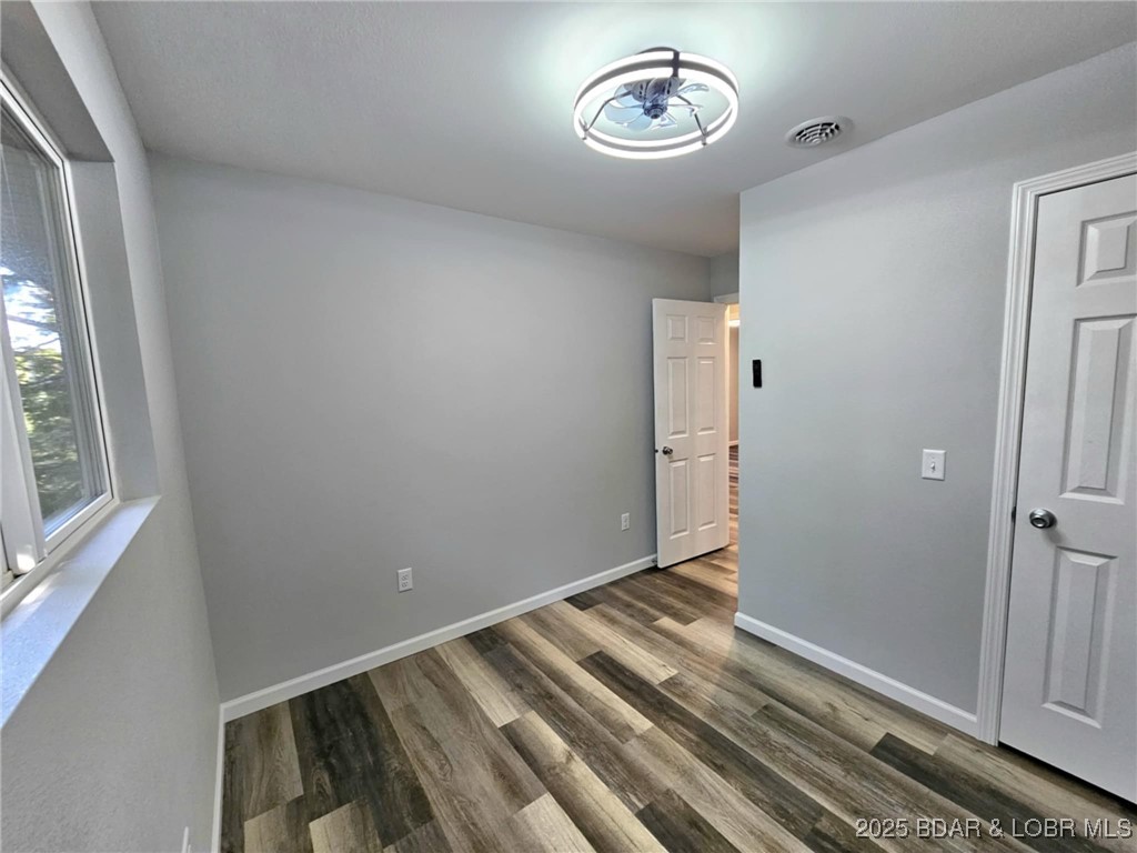 4861 University Lane Osage Beach, MO 65065 - Photo 16 of 31 Bedroom 3