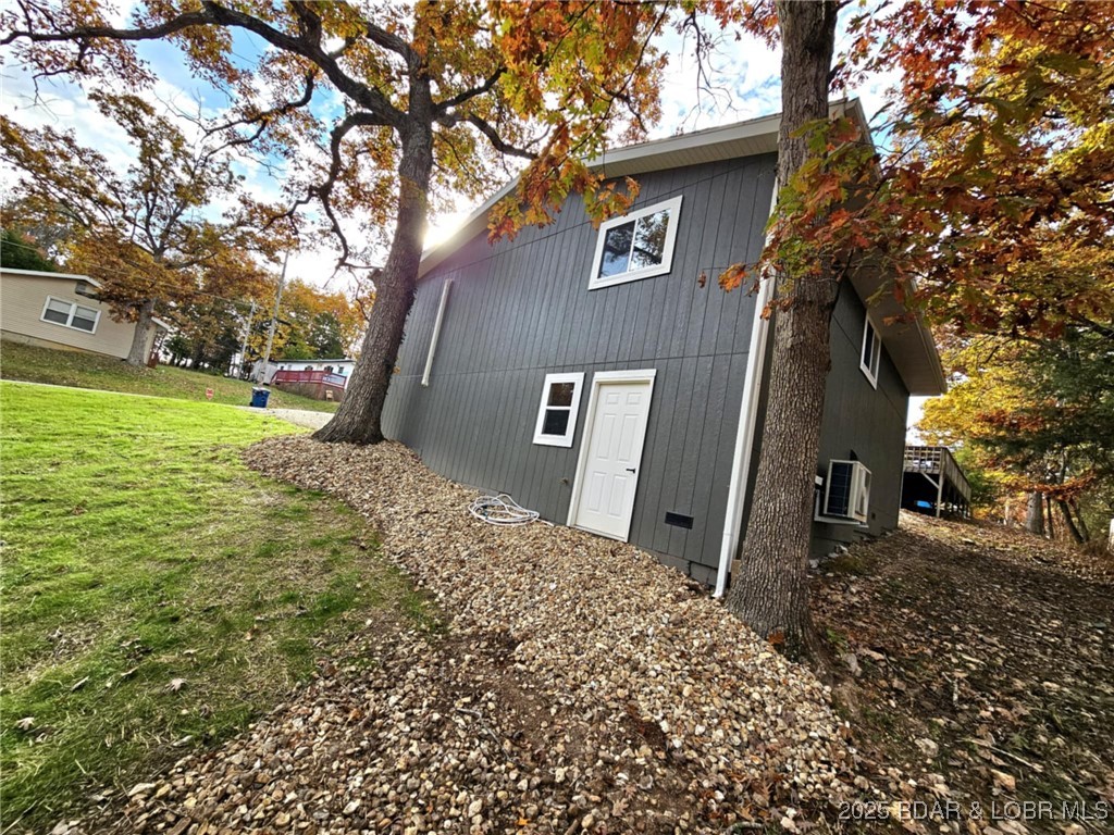 4861 University Lane Osage Beach, MO 65065 - Photo 30 of 31 Side View