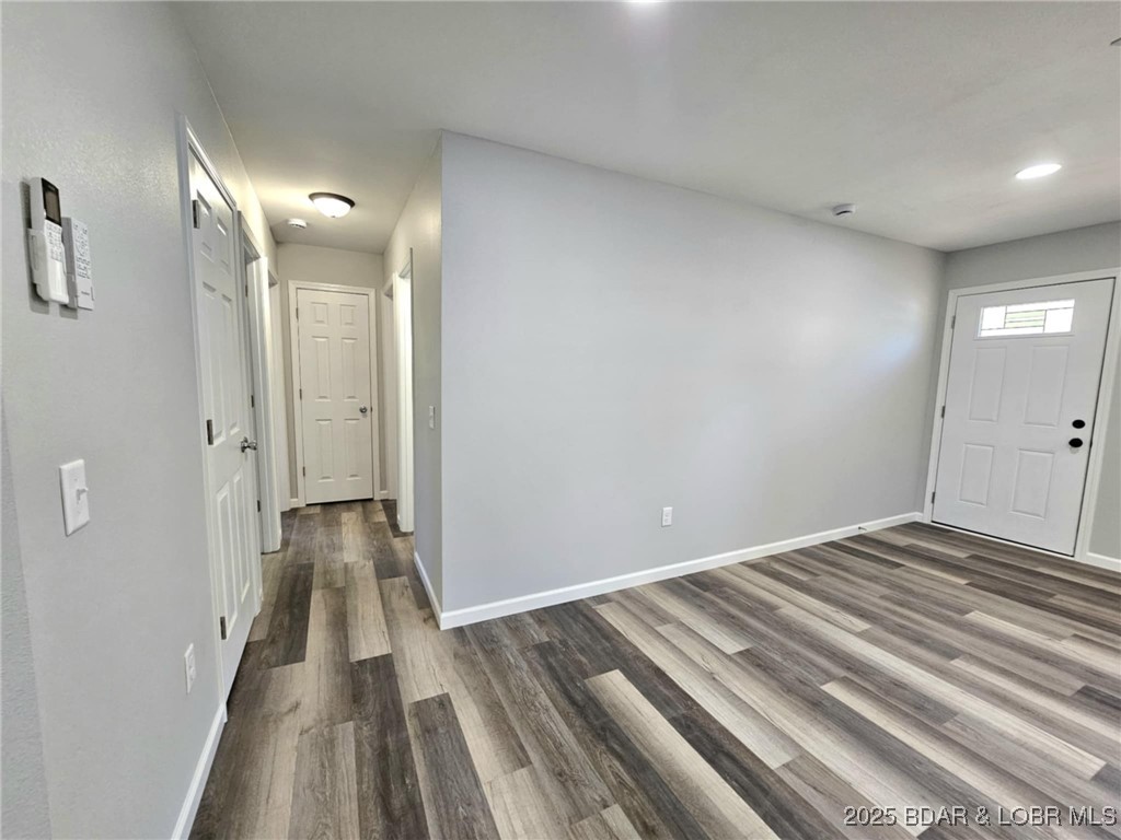 4861 University Lane Osage Beach, MO 65065 - Photo 9 of 31 Living Room and Hallway