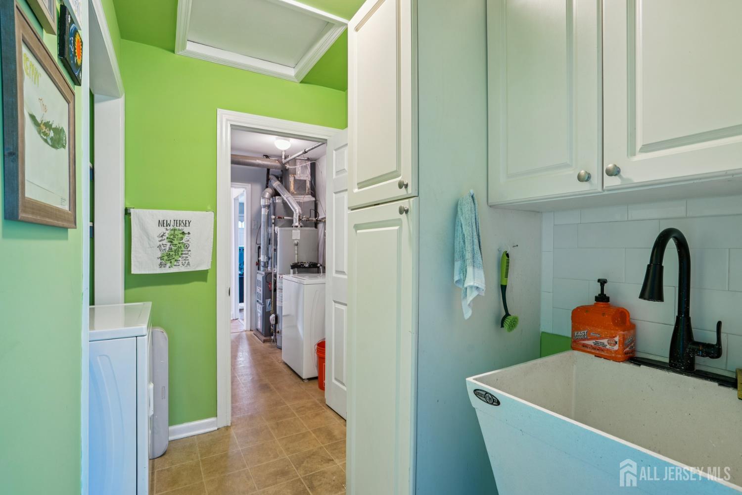 12 Brookville Road Edison, NJ 08817 - Photo 22 of 25 a view of bathroom